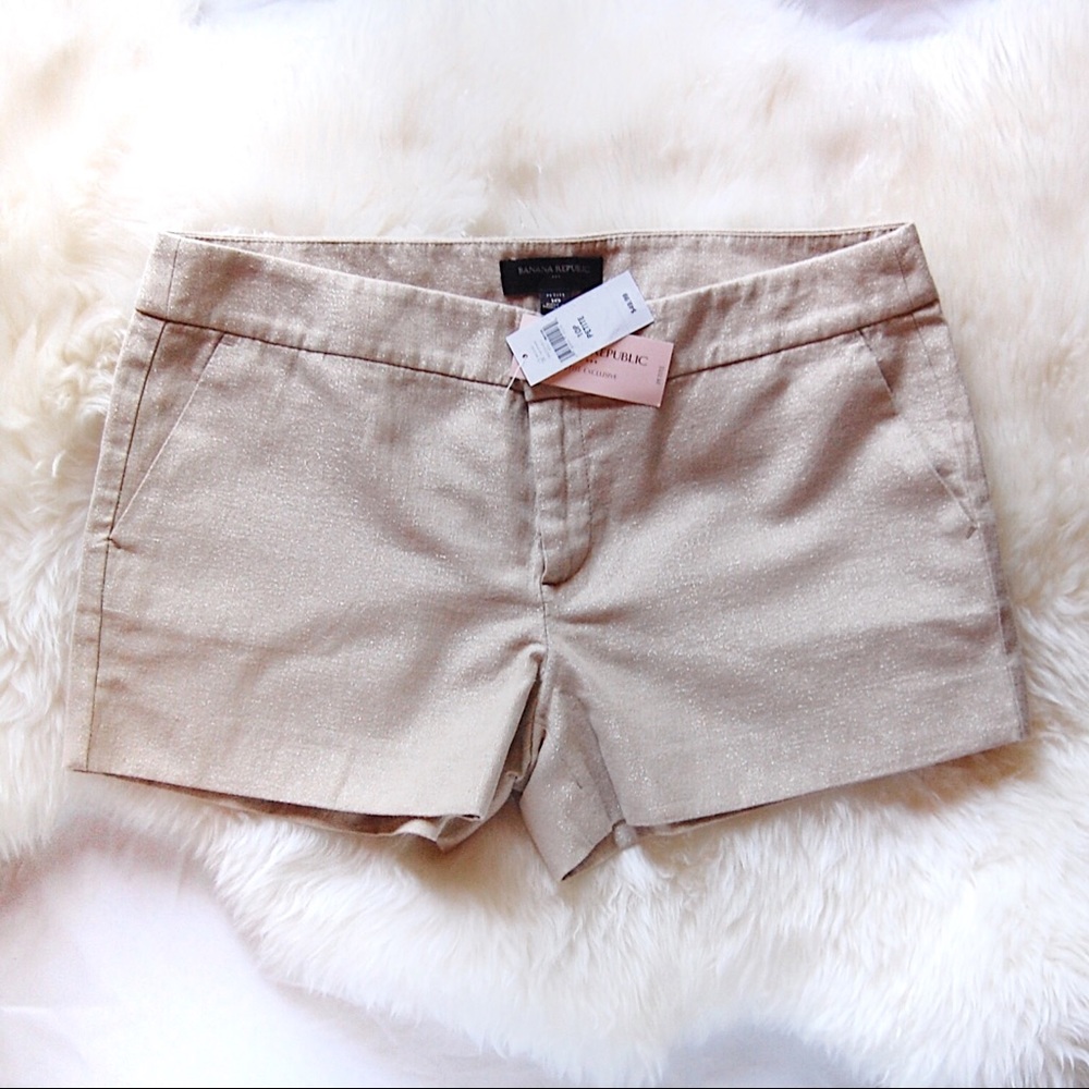 BANANA REPUBLIC shorts cream gold NEW tags